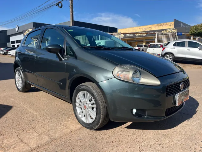 Fiat Punto Attractive 1.4 Fire Flex 8V 5P 2012