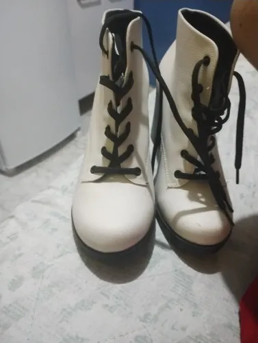 Bota n35, zumbi 