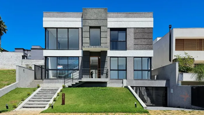 Casa em condomínio para venda com 4 quartos, sendo 4 suítes, 468m²