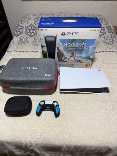 PS5 com caixa + controle + case de viagem + case controle