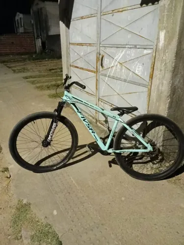 Vendo baik 29 , em ótimas condições pra uso