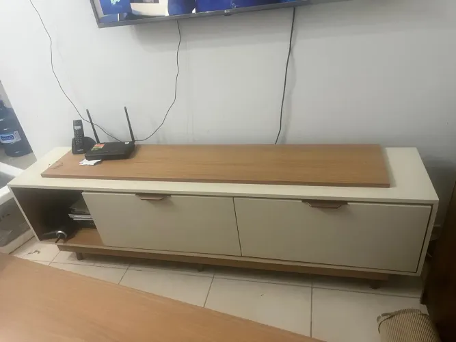 Baixei Rack seminovo mede 1.80 cor off whit com amadeirado