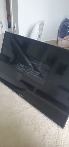 Tv 32 - botão travado tela boa