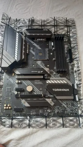 Placa-Mãe MSI MAG B550M Tomahawk
