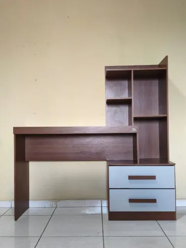 Escrivaninha + cadeira de estudos