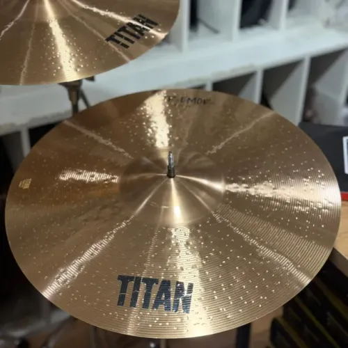 Prato Titan Tremor Crash 17"