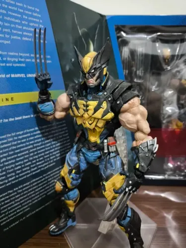 Loja Mundo - Wolverine Play Arts Kai Action figure 24cm Super articulada Bootleg Boneco