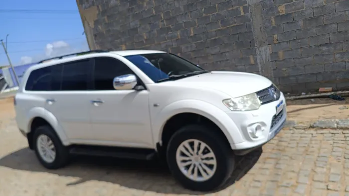 Mitsubishi Pajero Dakar HPE 3.2 4X4 T.I Dies 5P AUT 2014