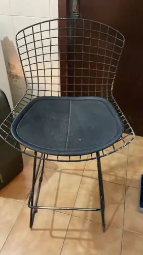 Vendo todas essas banquetas retirada no gonsaga tem 6 banquetas precisa uma pintura