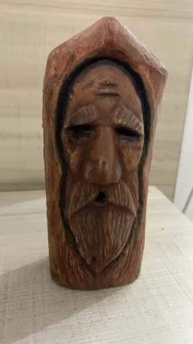 Escultura Artesanal em Madeira (Wood Spirit)