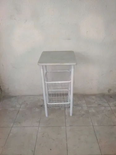 Fruteira com pedra de mármore