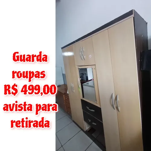 Guarda roupas bege