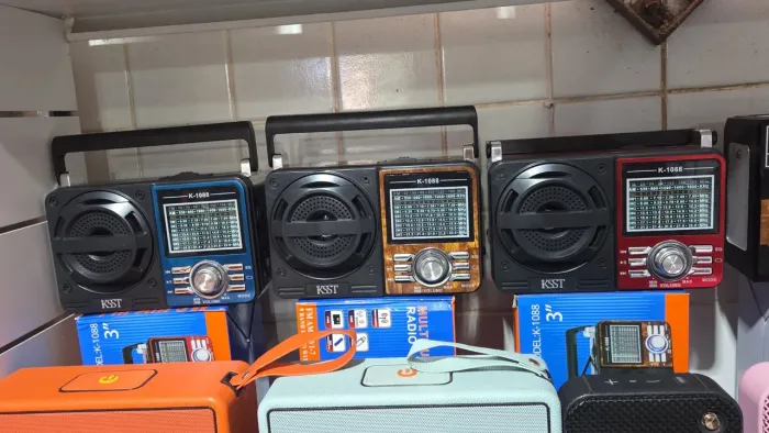 Rádio Recarregável (SOMOS LOJA)