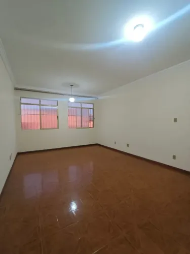 Apartamento de Segundo Andar no Grã Duquesa