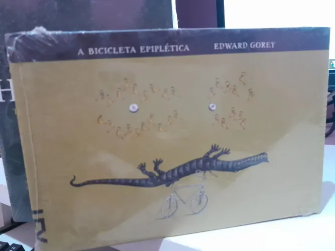 Livro A Bicicleta Epiplética Edward Gorey Cosac Naify
