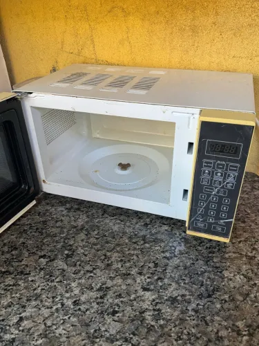 Microondas 21L