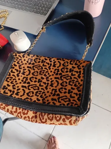 Duas lindas bolsas a preço de uma! Marca Santa Lolla.