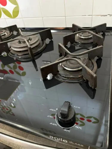 Fogão 5 Bocas Atlas  com mesa de Vidro Acendimento Automático a Gás Preto 110/220V