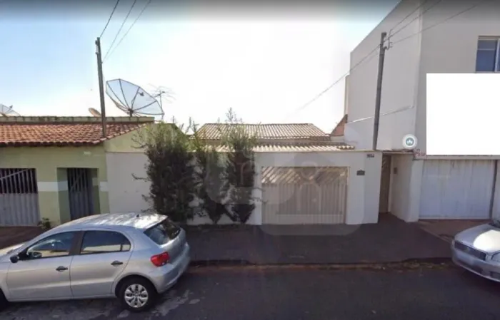 Terreno á Venda no Bairro Santa Mônica
