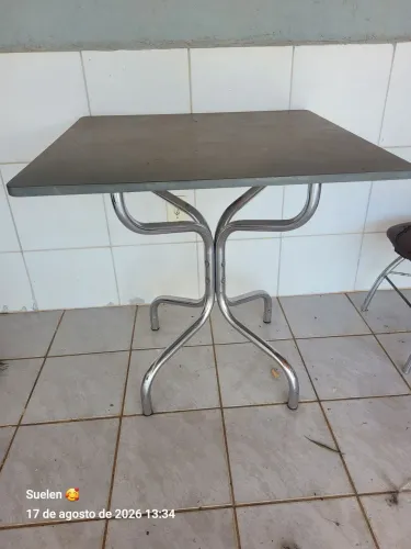 Mesa de mármore