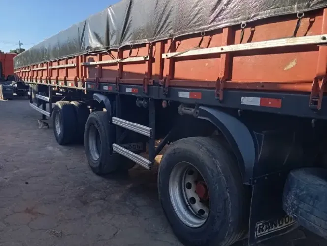 RANDON Graneleira - vanderleia com 15,2m - ano 2013