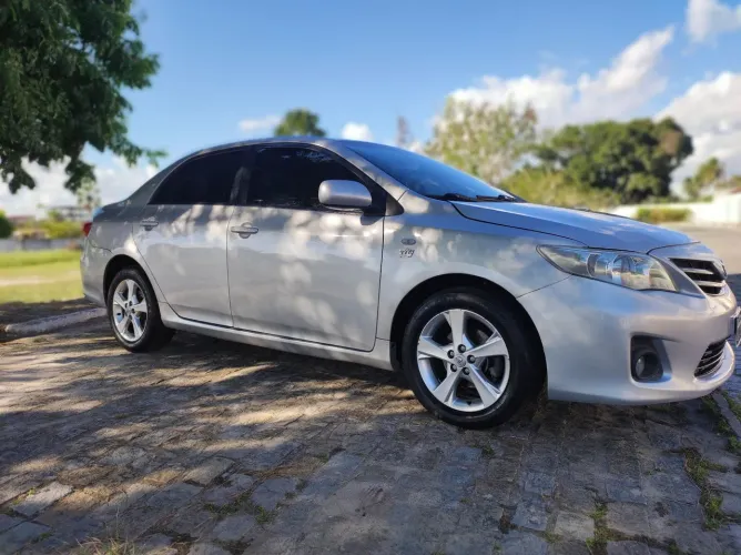 Toyota Corolla GLI 1.8 Flex 16V Aut. 2013