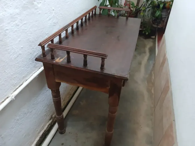 Escrivaninha antiga