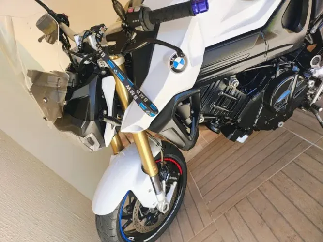 BMW F800R PREMIUM COM APENAS 25 MIL RODADOS