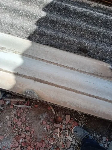 Vendo telha amianto 244 p 110. São 20 telha a 30 reais
