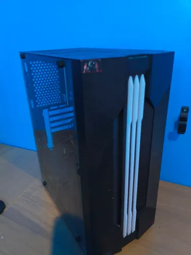 Gabinete com fonte de 600w