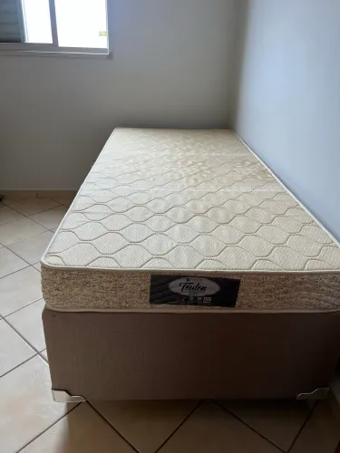 Vendo cama de solteiro