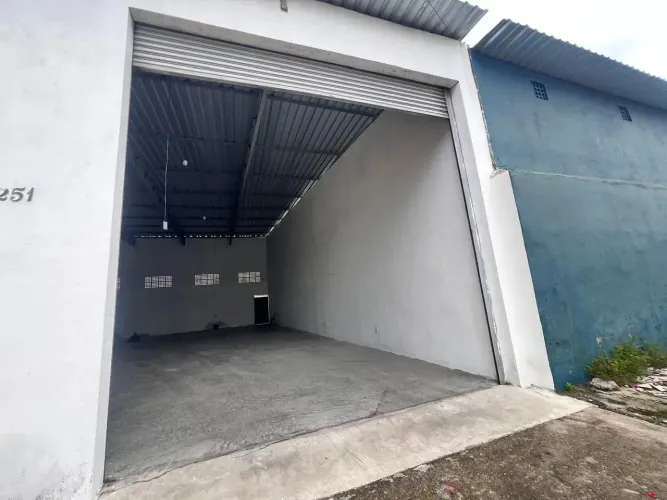 ALUGO GALPÃO EM MONTE CASTELO, PARNAMIRIM.