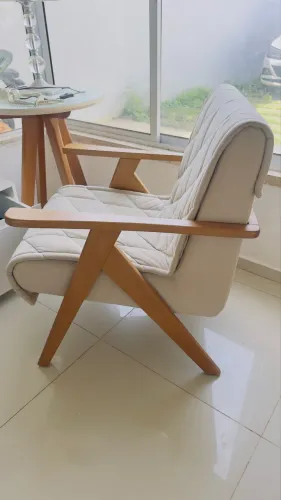 Poltronas Garland, pés em madeira maciça, super confortáveis. Excelente estado.