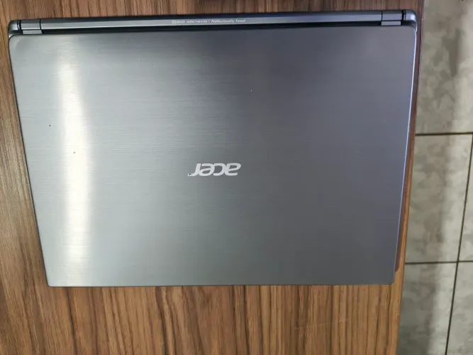 Vende-se notebook Acer Aspire M5