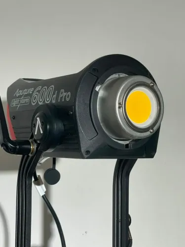 Aputure 600D pro