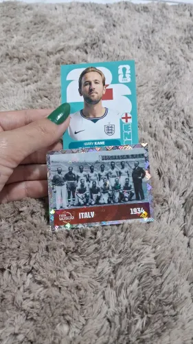 COPA 2026 PANINI - Figurinha BRILHANTE rara da ITÁLIA + figurinha HARRY KANE 