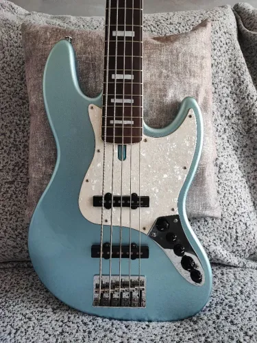 Baixo Sire Marcus Miller V7 - 5 cordas - Blue Sparkle 