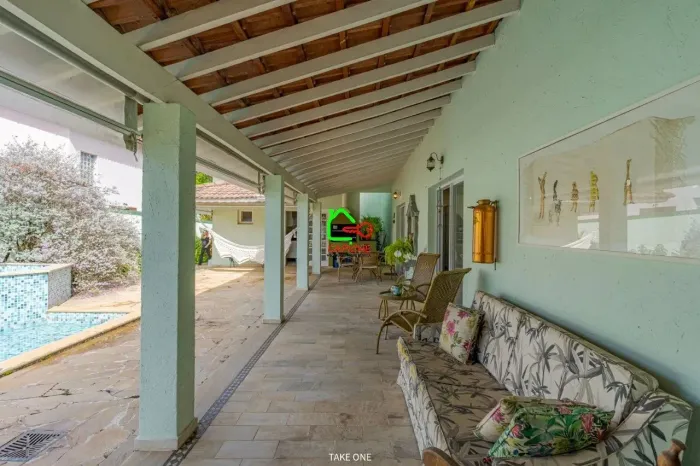 Casa de Condomínio à Venda em Vinhedo-SP, Bairro Vista Alegre 4 Quartos, 4 Suítes, 3 Salas
