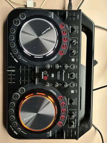 Pioneer DJ DDJ-WEGO2, controladora dj