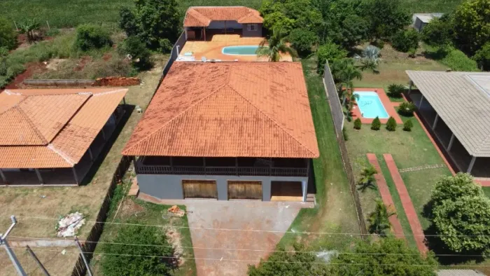 Chácara 1000m² + Casa + Piscina + Edícula Condomínio Tucunaré em Alvorada do Sul. 
