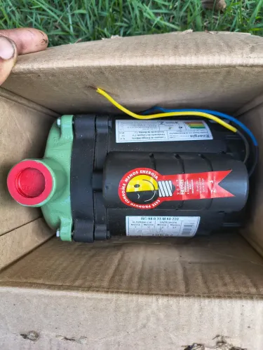 Bomba Schneider BC-98 nova na caixa