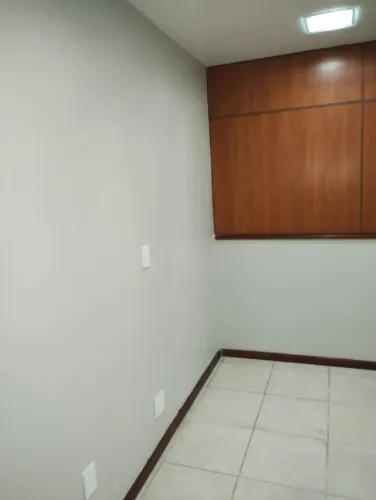 Sala Comercial no Mercado São Sebastião - Penha Circular - RJ