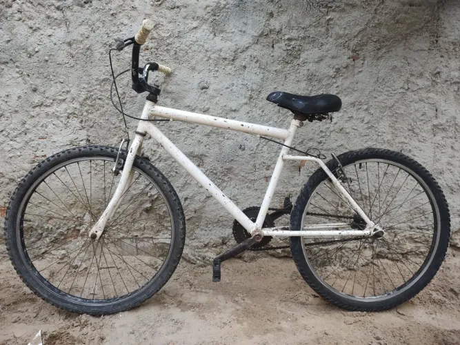 Bicicleta Aro 26 por R$95,00 pra vender rápido.