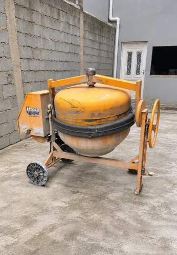 BETONEIRA CSM 400L 1 TRAÇO SUPER 2CV - USADA