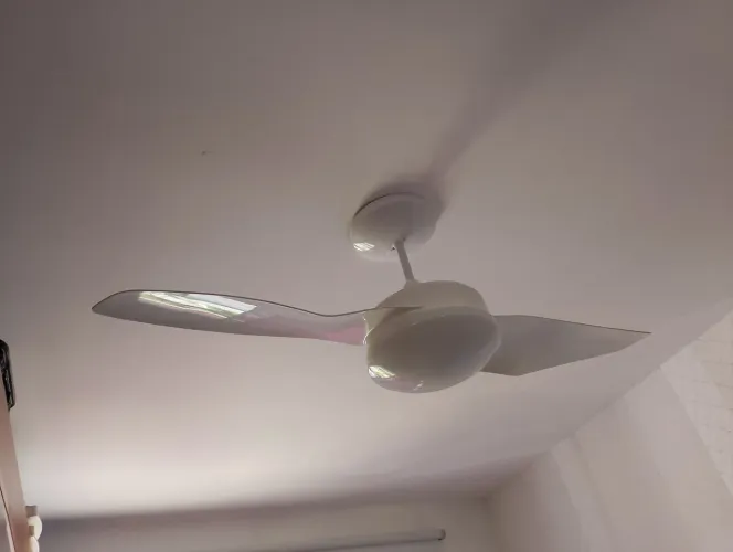 Ventilador de teto com controle remoto