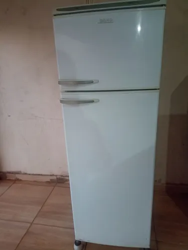 Vendo geladeira 110 volts