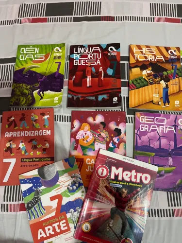 Doação livros Geração alpha 7º ano
