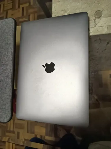 MacBook PRO 2017 tela 13 polegadas 8GB RAM + carregador e capa