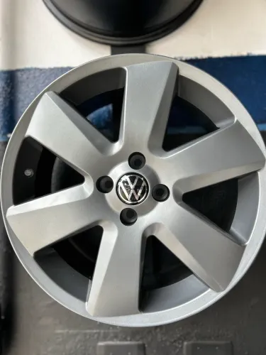 Jogo de Rodas Aro 17 4x100 Volkswagen Saveiro Surf Parati Gol Voyage 