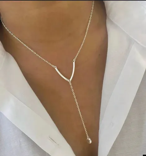 Colar Gravatinha V - Elegância e Sofisticação - Prata 925 legítima